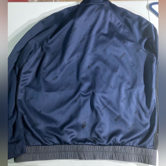 Bundle!Men’s Nike Sportswear joggers/jacket with blacked out Nike logo size L - Picture 13 of 13